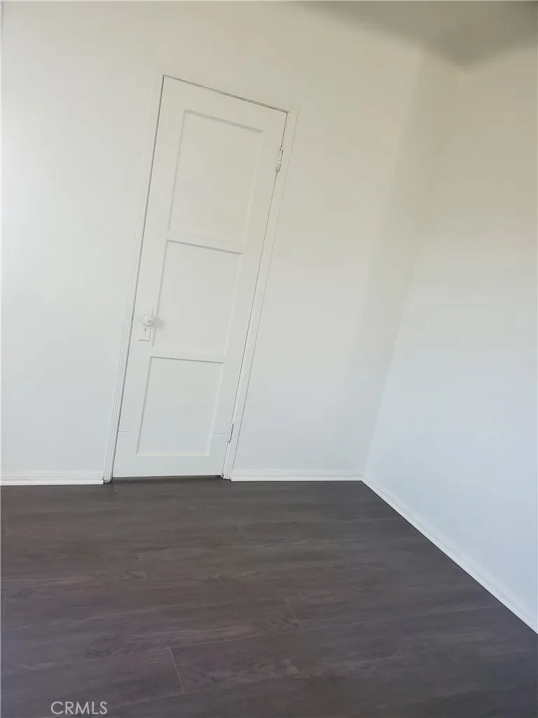 837 W W Gage Ave, Los Angeles, California 90044 home-pic-8